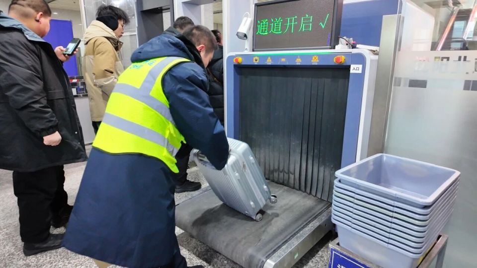 火車站新增的這些柜子是干什么的