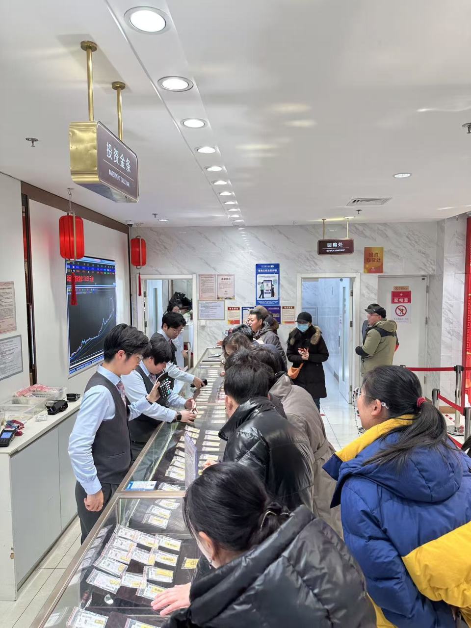 金店买金和卖金的大长队消失了