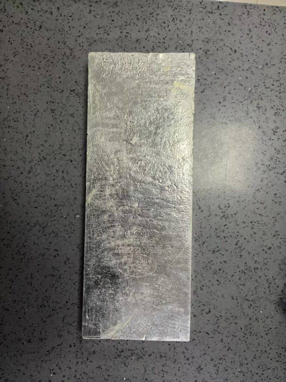 买家网购一把椅子收到一块银砖