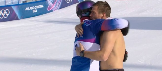 40岁老将成功卫冕冬奥冠军脱衣庆祝