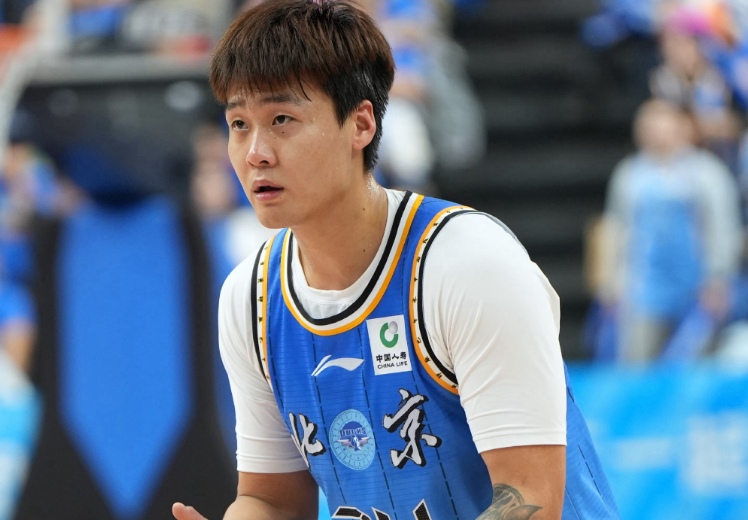 赵睿因不当言论被停赛3场罚款5万