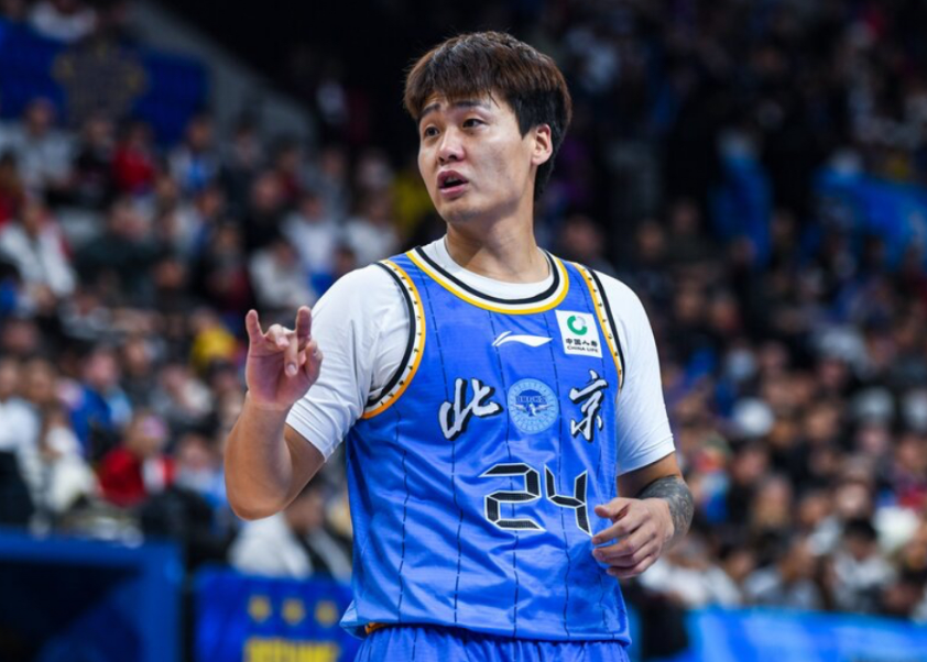 赵睿因不当言论被停赛3场罚款5万