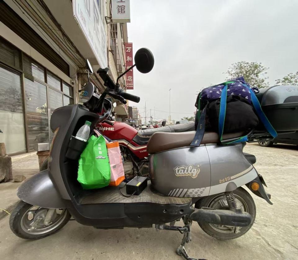 女子騎電動車近2個月從上海回廣西