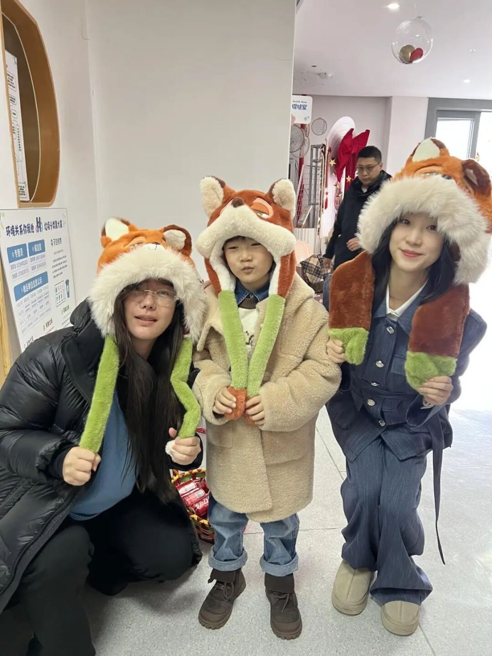 9岁男孩拍短剧一天挣2000