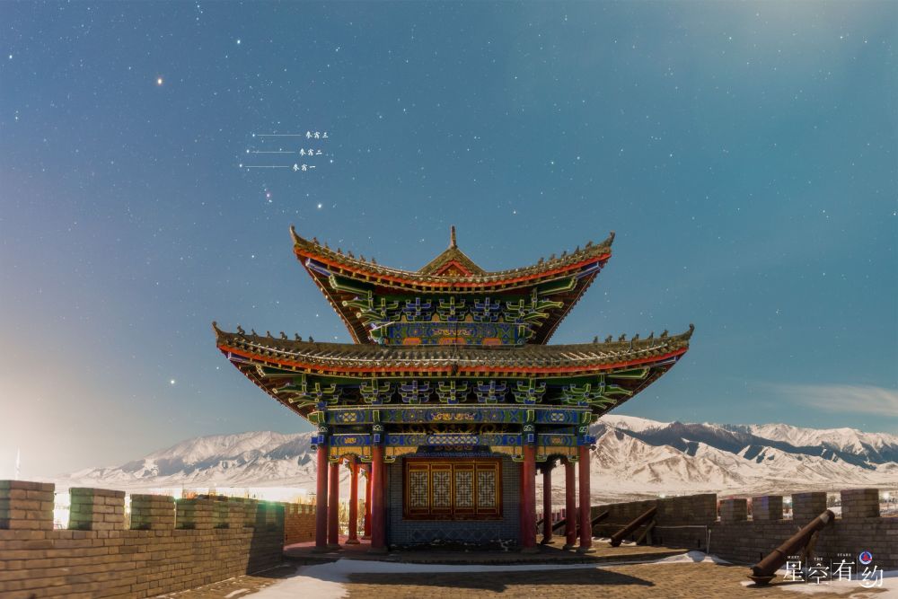 除夕夜时记得抬头看：参宿三星贺新年