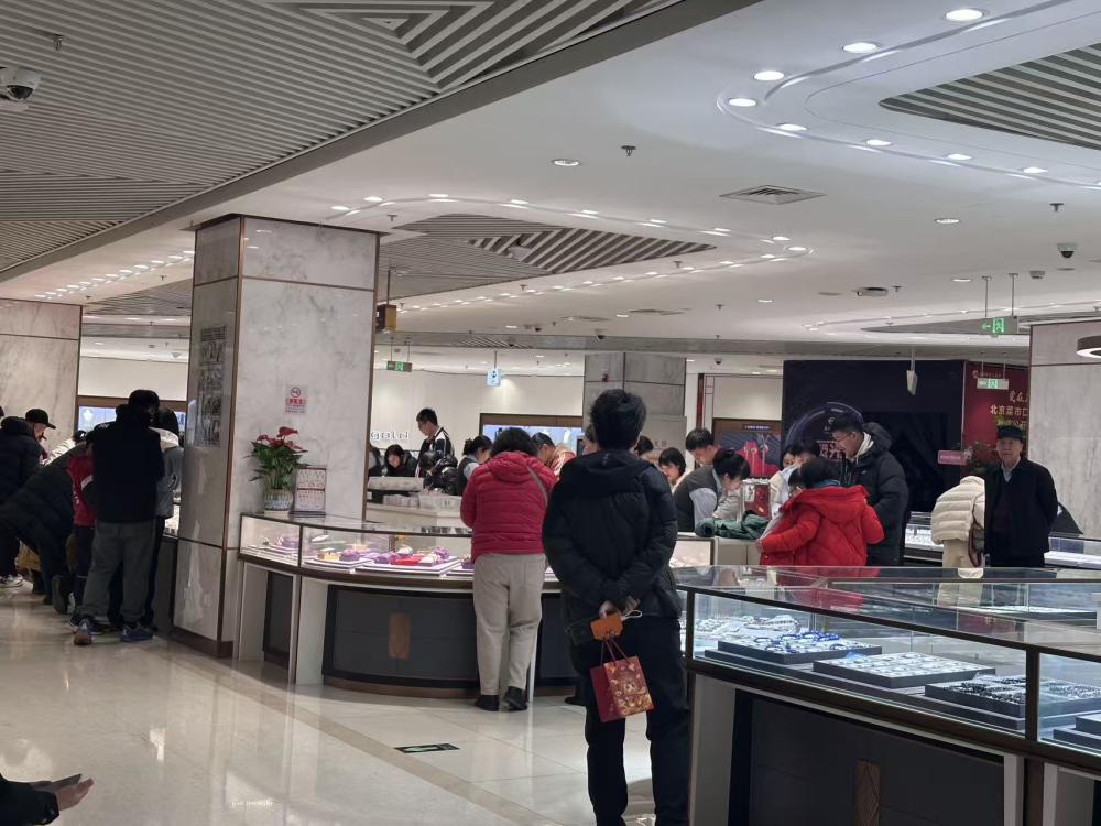 中国黄金第一卖场：1000克金条卖断货