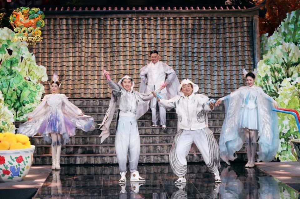 成龙王力宏领衔众星道声恭喜