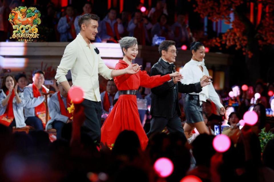 成龙王力宏领衔众星道声恭喜