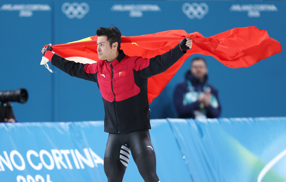 寧忠?guī)r母親看比賽激動(dòng)到血壓升高