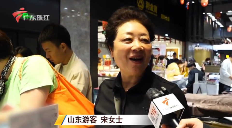 春节深圳水贝挤满各地游客