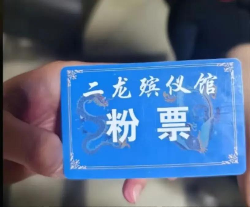 排队一小时就为一碗粉