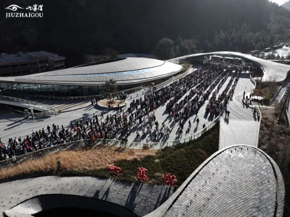 最长春节假期收官：人均打卡2.2个城市