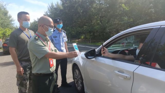 10余名女兵24小时控守“电磁大门”