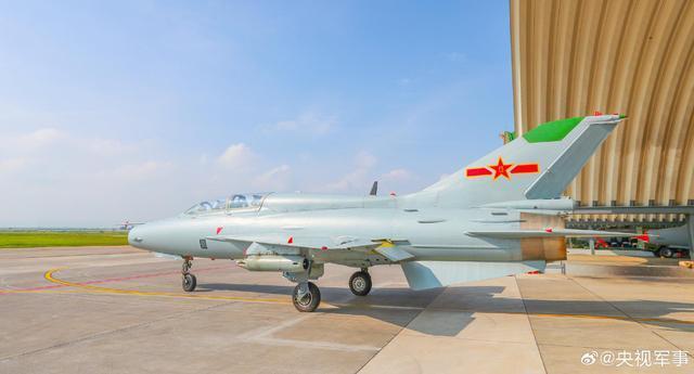 南部战区空军训练现场高燃画面曝光