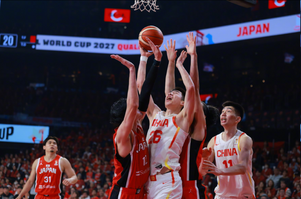 杨毅：篮球史上无法无天的一场球