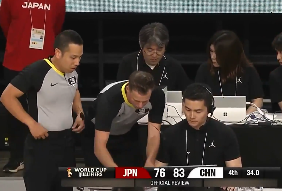 日本男篮主场裁判争议哨不断