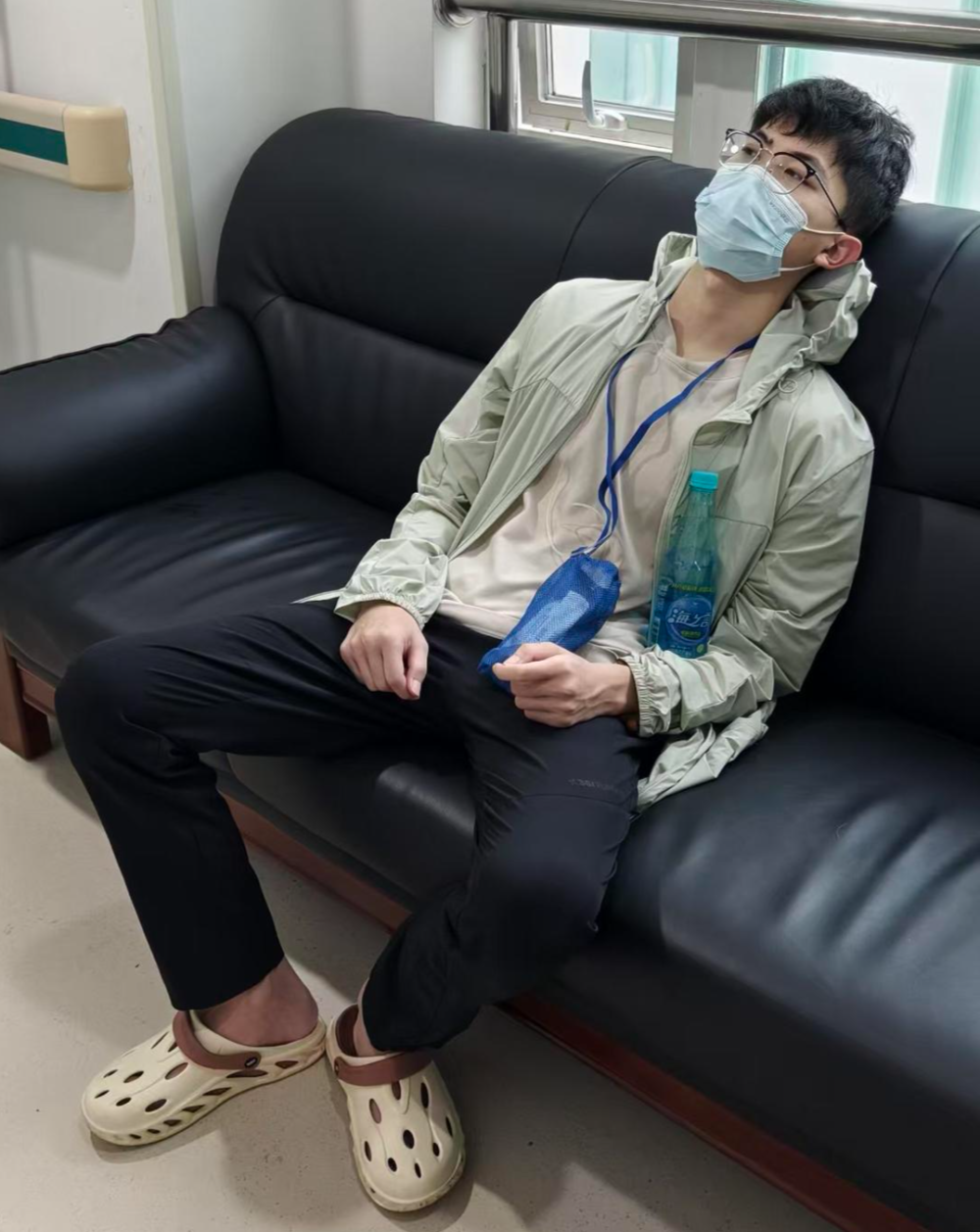 23歲博士胃癌晚期經(jīng)常錯(cuò)過(guò)食堂飯點(diǎn)