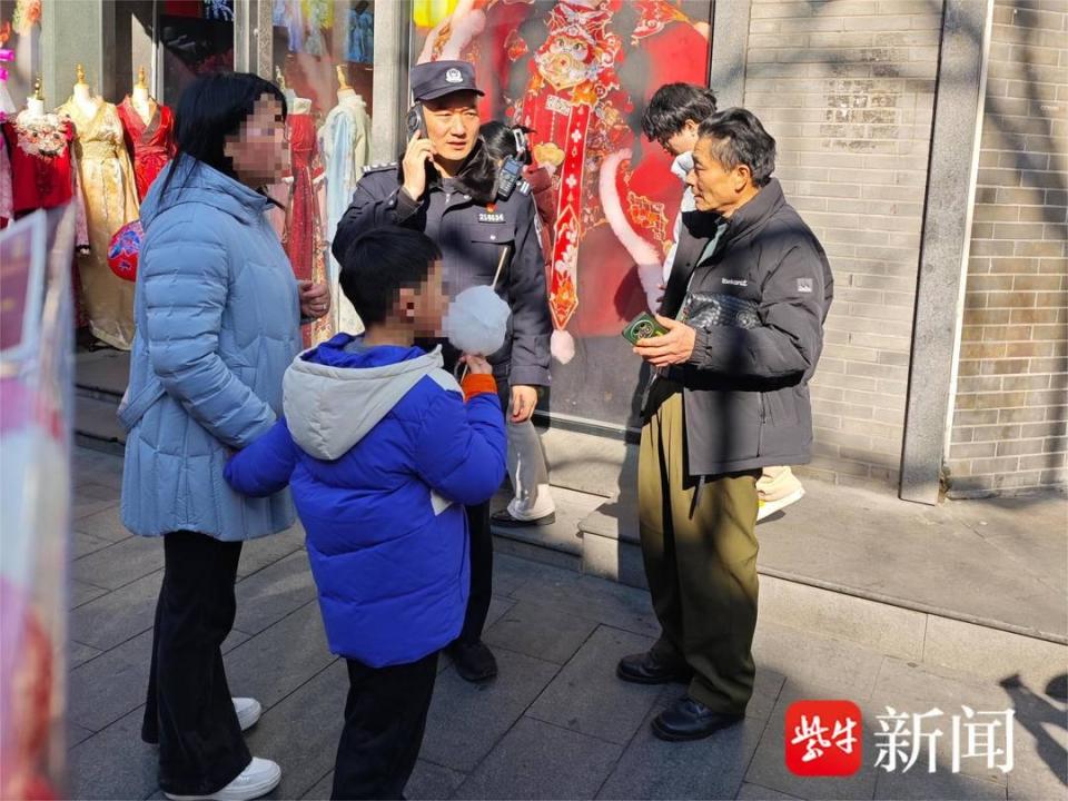 男孩地铁走丢报出妈妈号码逗笑路人