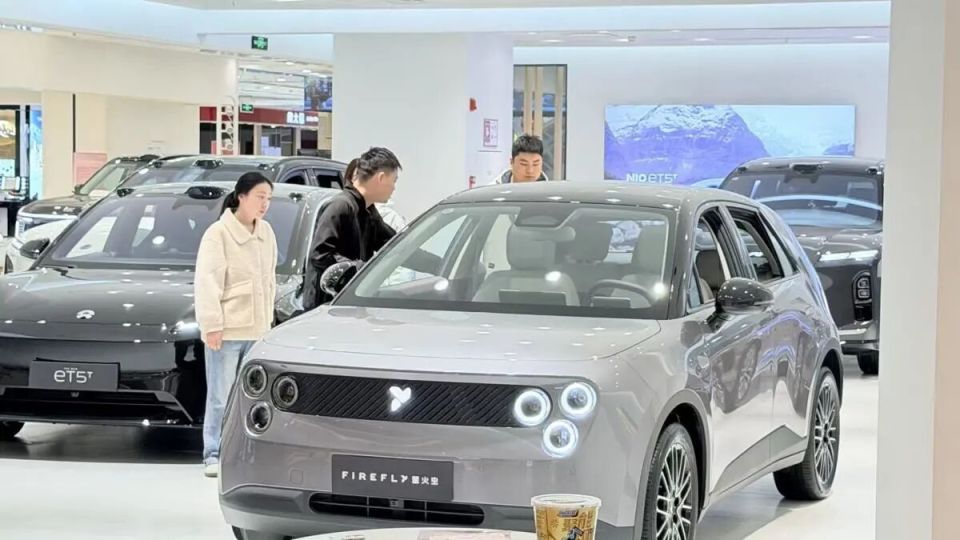 车价大跳水：宝马降30万雅阁降10万