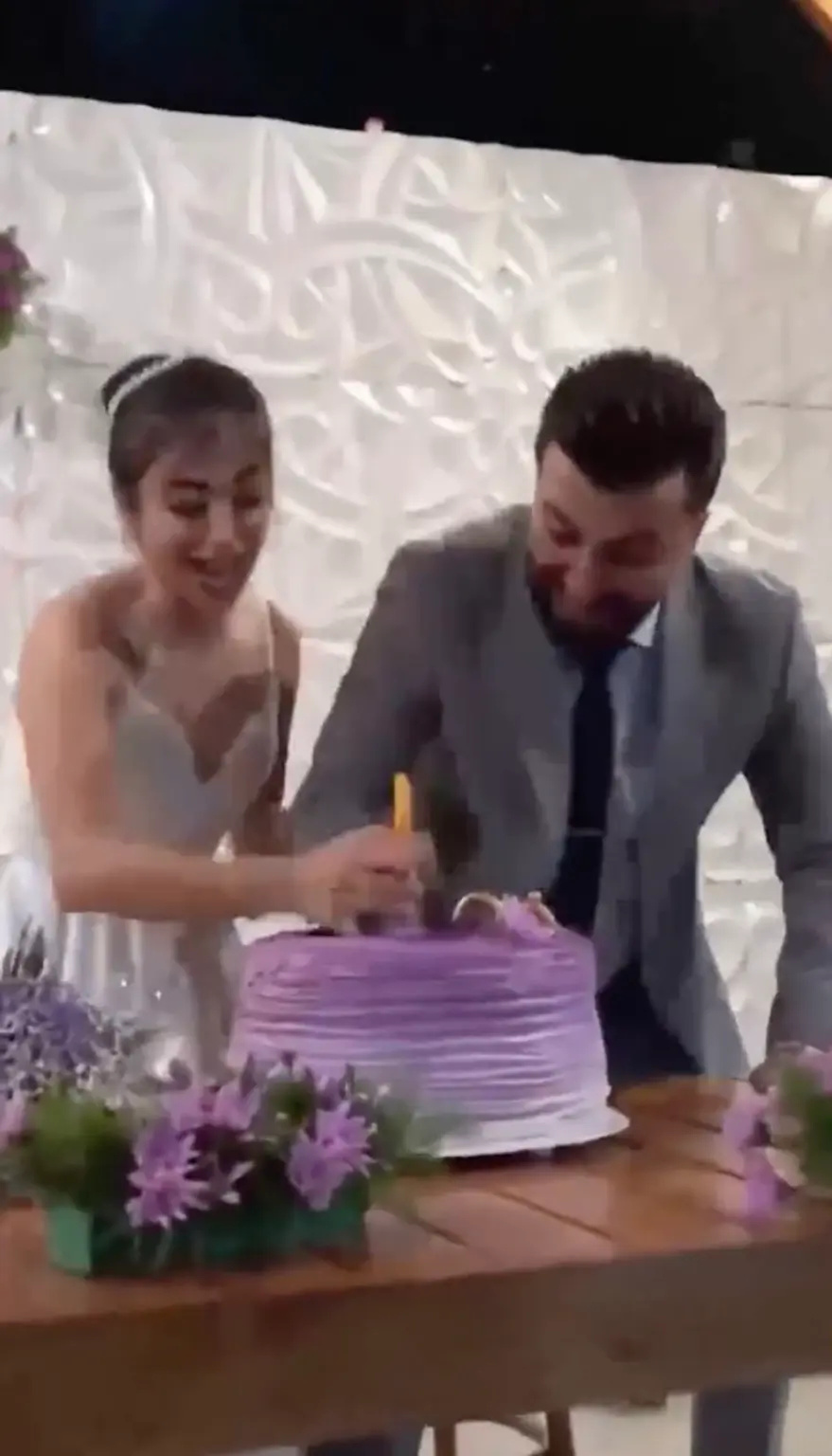 新娘出嫁徒手拔光碎发