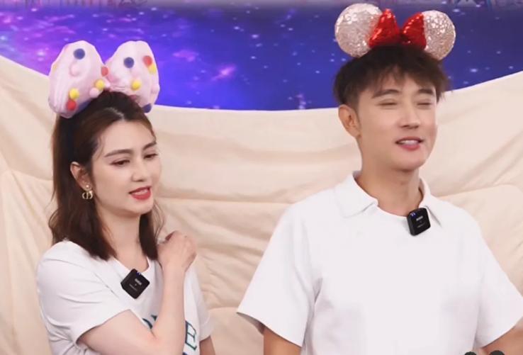 “全世界都在三二一上链接”