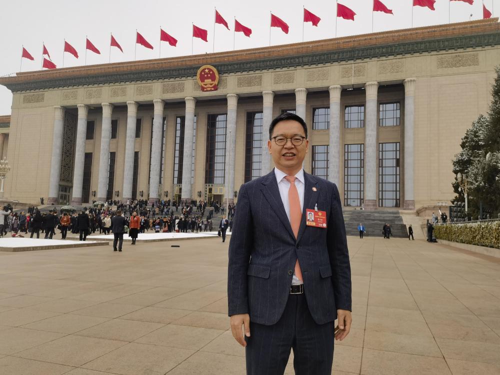 委员建议取消私家车年审制度