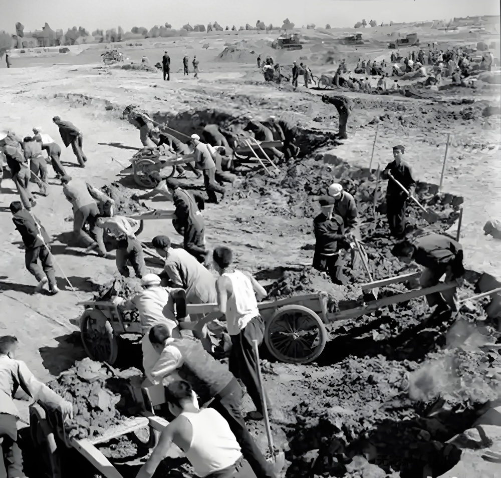 建议将农民养老金逐步提到每月一千