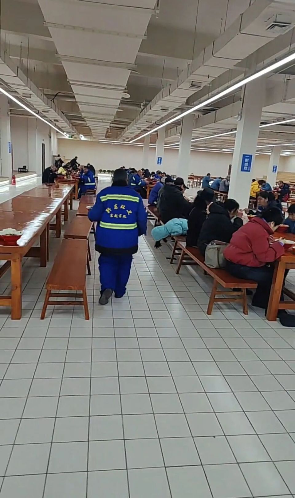 《武林外传》演员曾捡食垃圾桶剩饭