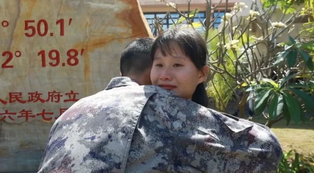 退伍士兵乘机返乡飞机绕岛盘旋两周