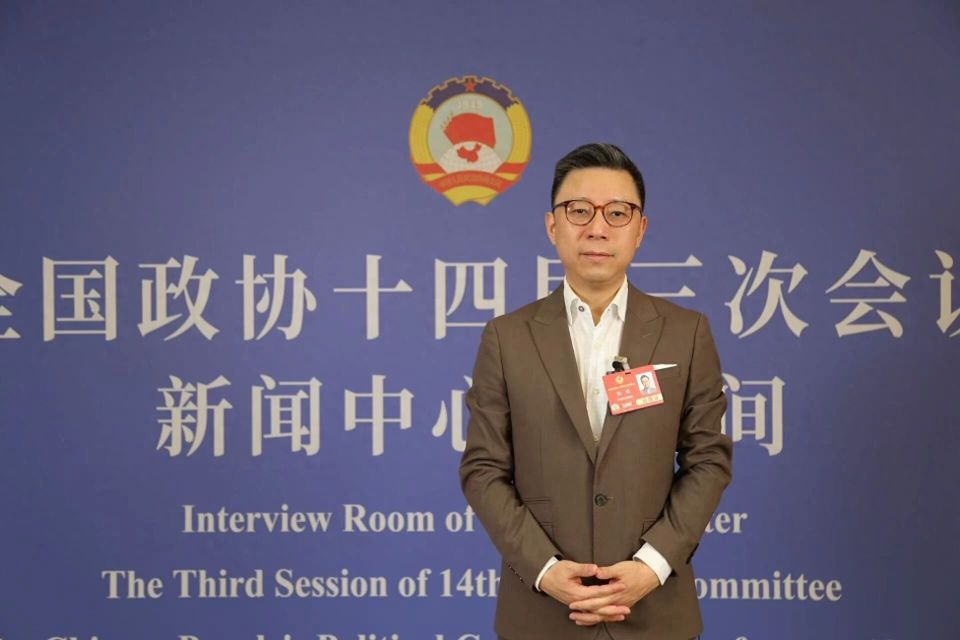 委員建議：少加班多放假