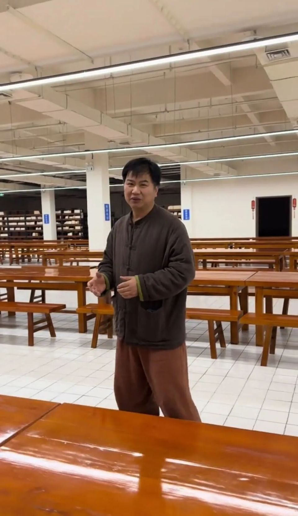 《武林外传》演员曾捡食垃圾桶剩饭