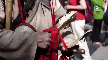 景区乞丐npc遭到游客疯狂投喂