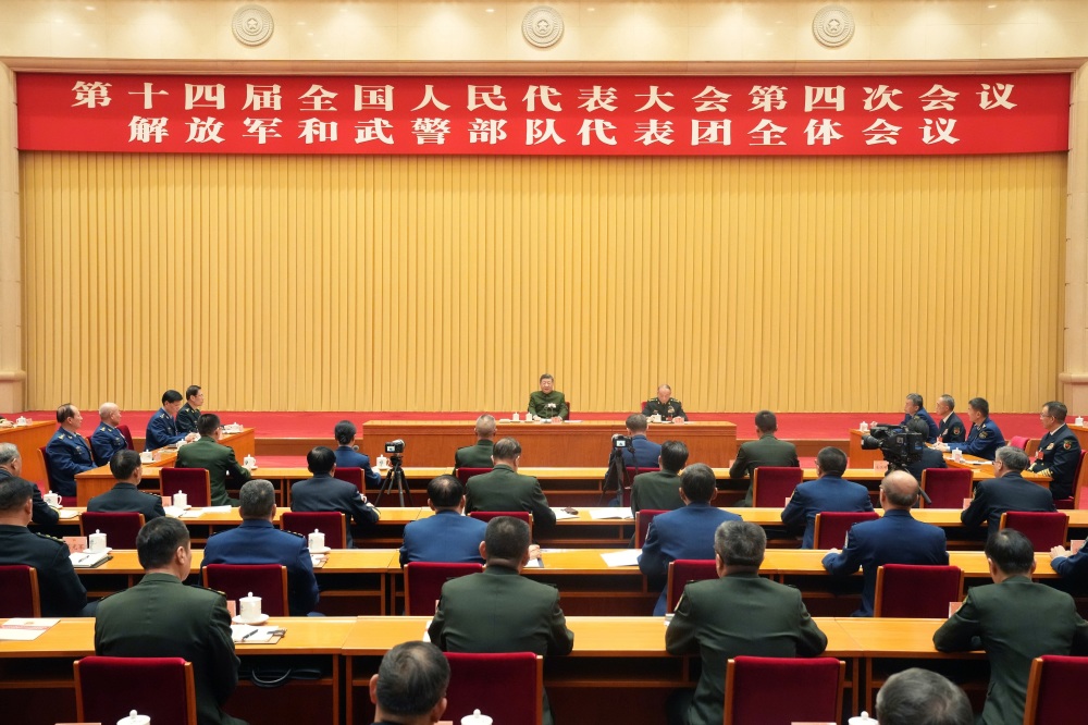 充分发挥政治建军特有优势