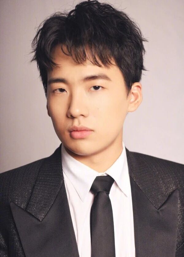 被传现身商务KTV郭麒麟方回应