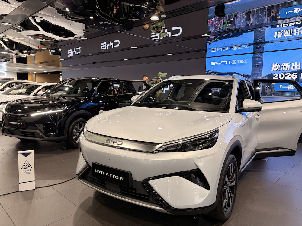 香港居民疯抢国产电动车