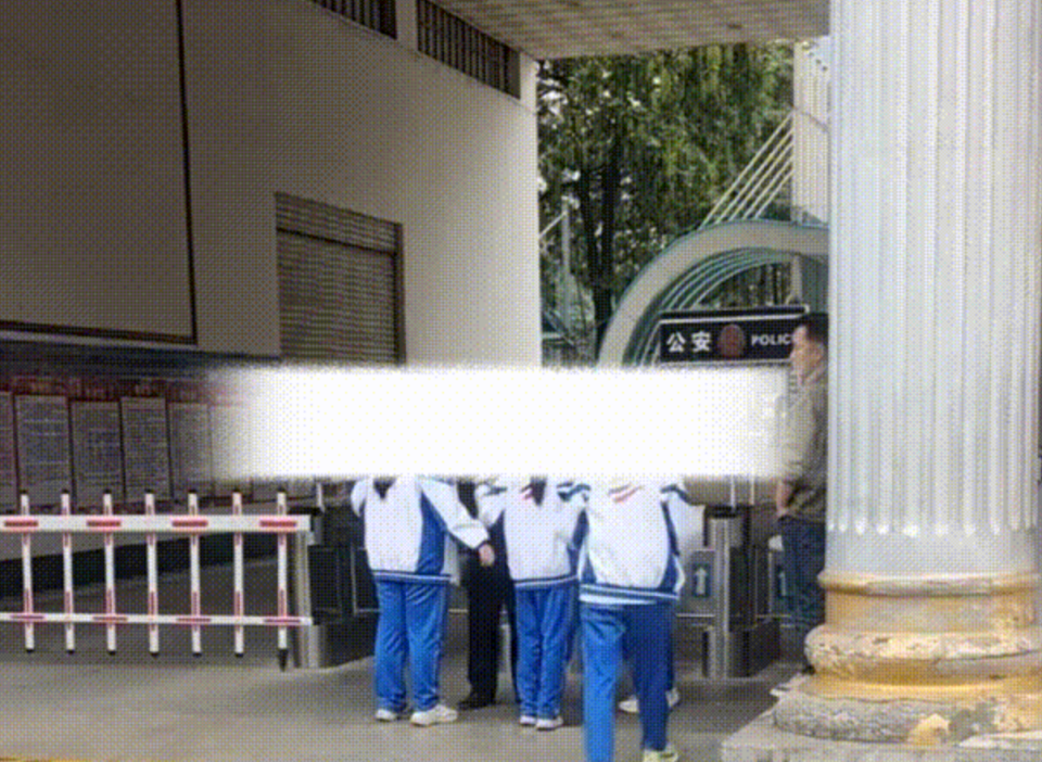 中学生带泡面入校被拦？教育局回应