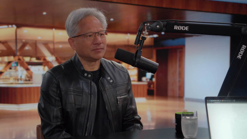 黄仁勋：芯片不是浓缩铀卖中国咋了